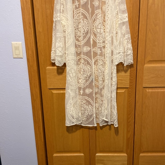 Torrid Lace maxi Kimono cream bell sleeves new size 1X or 14-16 Festival - Picture 2 of 7